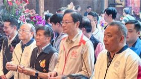 ▲桃園市長張善政出席「天上聖母1065週年聖誕平安福宴」表彰仁海宮長期賑災捐款義行。（圖／桃園電子報提供）

