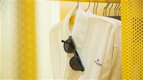 南港老爺行旅與小智研發合作，打造全台第一支以飯店廢棄材料製作的「循環再製太陽眼鏡」。（圖／飯店旅宿業者提供）