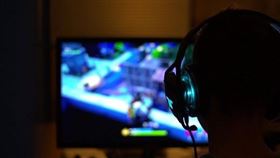 打遊戲、玩遊戲、電玩、電競（圖／翻攝自Pixabay）