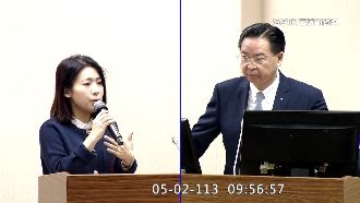 誰補踢台灣一腳？吳釗燮嗆徐巧芯8次快告