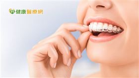 若有齒列問題，可能導致清潔時出現死角與齲齒問題，甚至因咬合不正，長期用單側咬食物，進而使臉型不平均，導致臉型與下巴歪斜。