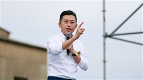 林智堅感嘆，選舉不能選到失去人性，自己因為工作的因素犧牲了家庭相處時間，居然被作為孝順與否的消遣。（圖／翻攝自林智堅臉書）