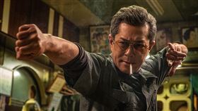 古天樂在《九龍城寨之圍城》中飾演龍捲風。（圖／華映娛樂提供）