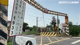 台南善化平交道限高架震後變M形　路過民眾心驚驚
