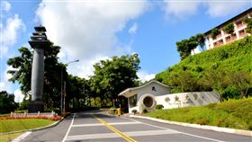 佛光女大生確診  校方公布防疫措施宜蘭礁溪長榮鳳凰酒店一名負責接待的男員工確診，個案就讀佛光大學（圖）的女友在同一間酒店打工也染疫，校方24日開會研擬對策，學校將採單一防疫入口，尚未舉辦的活動2月20日前改以線上辦理或順延。（佛光大學提供）中央社記者王朝鈺傳真  111年1月24日