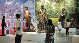 富邦美術館開館大展　民眾入場參觀