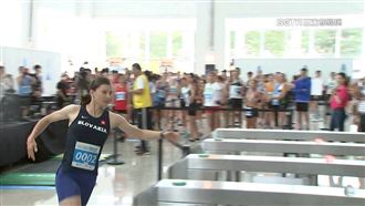 戰爬台北101「91層樓、2046階」登頂癱軟