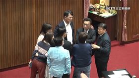 「立委赴中納管」遭封殺！沈伯洋批黃國昌「為虎作倀」