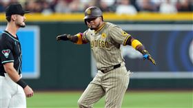 ▲阿瑞耶斯（Luis Arraez）轉教士首打席敲二壘安打，前4打席都敲安。（圖／美聯社／達志影像）