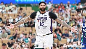 ▲T1季後賽，桃園永豐雲豹洋將卡森斯（DeMarcus Cousins）上半場攻下13分。（圖／記者劉彥池攝影）