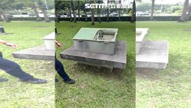 台中6歲女童踩破採光罩，跌落停車場地下一樓。（圖／翻攝畫面）