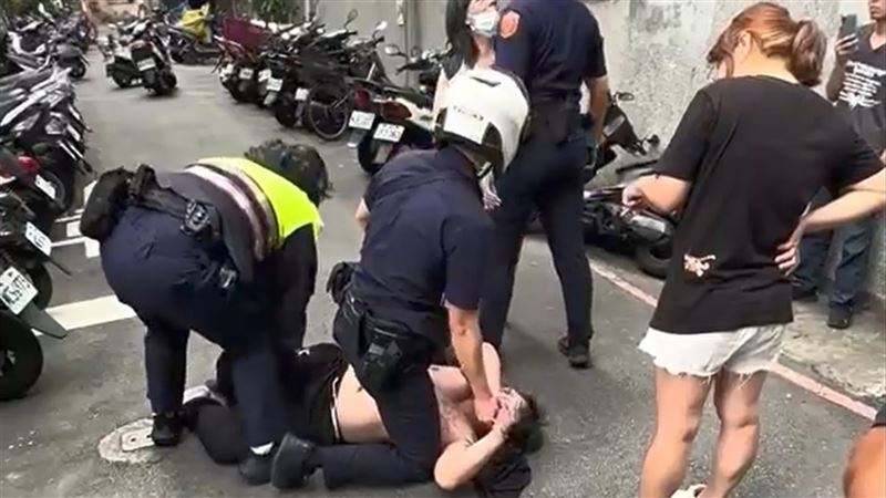 躲防火巷遇盤查　通緝犯推警換氣過度送醫