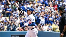 ▲洛杉磯道奇投打二刀流球星大谷翔平單場雙響還敲出4支安打，8項數據都排在全聯盟第一。（圖／翻攝自MLB官網）