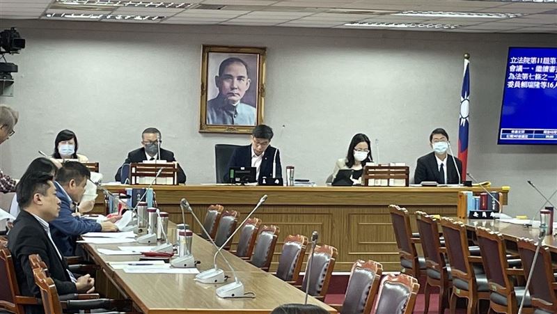 綠版國會改革法案卡關！藍提散會表決通過