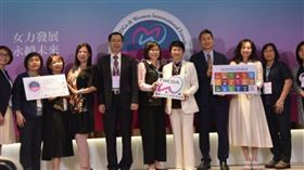 「女力發展、永續未來」2024 SDGs與女力．國際論壇▲臺灣女性生涯協會創會理事長陳若玲(右5)、羅靜娟理事長(左1)、勞發署施淑惠組長(左6)、台師大宋曜廷副校長(左5)等人與會參加。（圖／桃園電子報提供）
