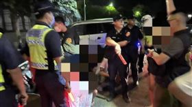 ▲台南「麻豆香」遶境最後1日驚傳鬥毆事件，2方轎班人馬因口角之爭起衝突，警方隨後將涉案16人帶回調查。（圖／翻攝畫面）