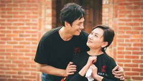 陳亞蘭、莊凱勛《勇氣家族》。（圖／華視、公視台語台提供）