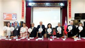 阿根廷僑界及醫護團體聲援台灣加入WHA阿根廷醫界和僑界5日在布宜諾斯艾利斯台灣會館舉辦聲援台灣加入WHA活動，駐阿根廷代表謝妙宏（右4）、阿根廷眾議院衛生委員會前副主席孟西（右2）等人出席。中央社記者黃韻如布宜諾斯艾利斯攝  113年5月7日