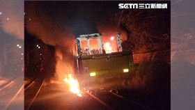 后里火車站維修砸道車起火，車頭燒成火球畫面曝光。（圖／翻攝畫面）