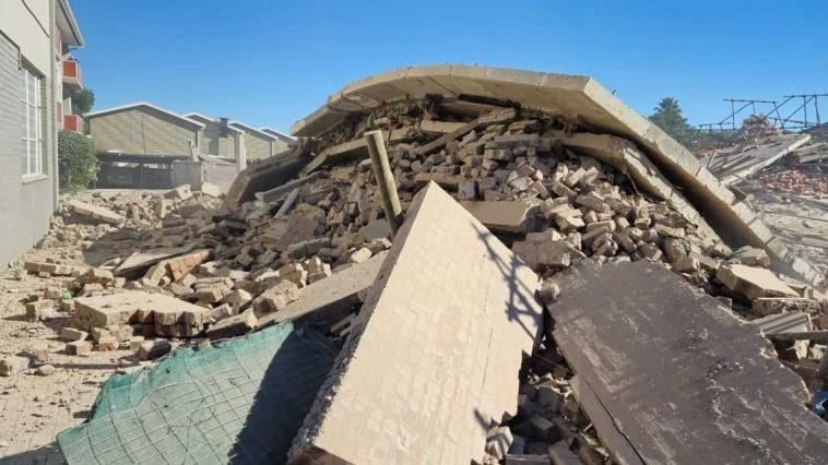 興建中大樓突崩塌釀3死　逾50人活埋受困