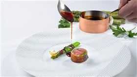 米其林2024摘星之作羊排蘆筍。（圖／飯店旅宿業者提供）