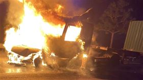 車體,死者,貨櫃車,焦屍,轎車,高雄