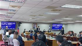 ▲傅崐萁在司法及法制委員會嗆柯建銘。（圖／記者陳怡潔攝影）