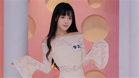 阿沁（黃漢青）的網紅老婆花花正式復出。（圖／翻攝自flora_li_flora IG）