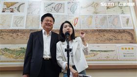 傅崐萁聲援徐巧芯。(圖/記者陳怡潔攝影)