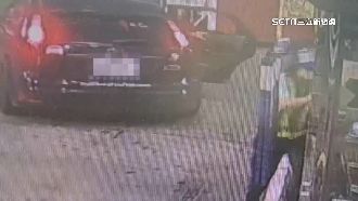 欠債遭擄！男趁加油開車門「淒厲求救」
