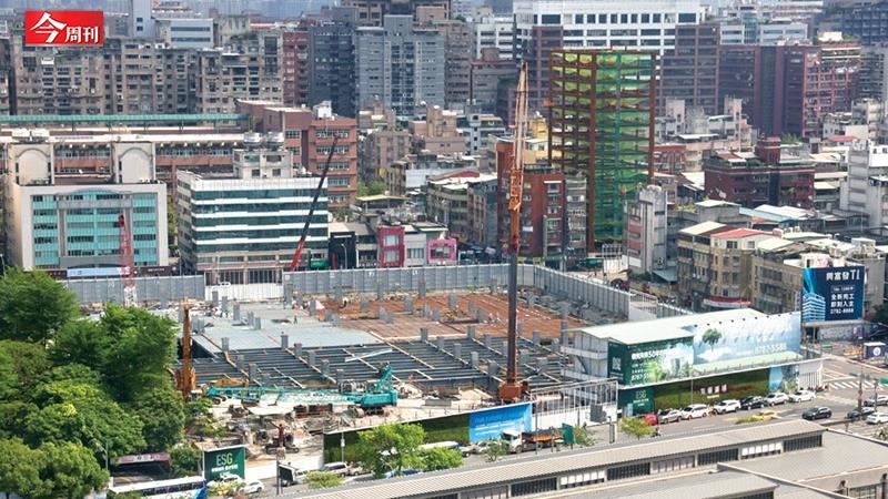 京華城容積率史上最高　柯文哲親簽大放送