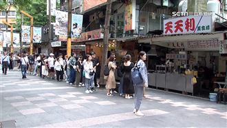 獨／直擊！西門町排隊小吃　韓國人排爆