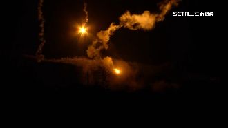 陸戰66旅屏東聯勇操演　夜攻照亮恆春夜空