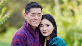 不丹國王旺楚克與王后吉增佩瑪，被譽為「最登對的王室夫妻」。（圖／海鵬提供）