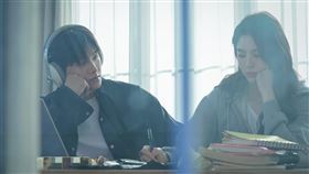 日網票選「女人最性感的10個瞬間」，原來男人都在看這些日常小動作。（圖片來源／Disney+）