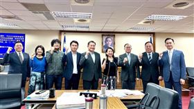 外交及國防委員會和司法及法制委員會聯席審查法案。（圖／翻攝自沈伯洋臉書）