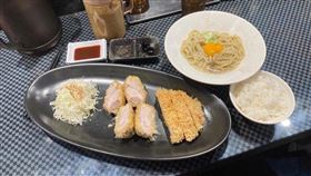 1000塊台幣拉麵。（圖／翻攝自臉書粉絲專頁「拉麵.etc 謠指部」）