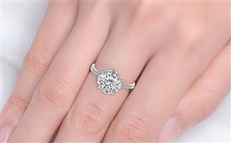 台灣超商真的超瘋！OK開賣市價80萬鑽戒