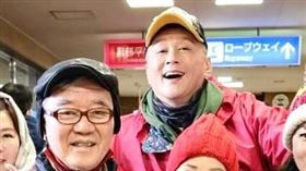 何篤霖（左三起）、李立群赴日（圖／翻攝自臉書）