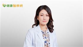 振興醫院精神醫學部陳以琳醫師呼籲，若自身或枕邊人有嚴重打呼伴隨呼吸中止、白天嗜睡、夜尿、晨起頭痛等睡眠呼吸中止症常見症狀，應積極就醫尋求醫師專業建議，一旦確立診斷，更應積極治療。