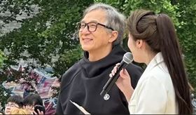 成龍。吳君如（圖／翻攝自微博）