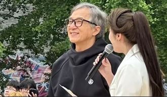 成龍呼籲多看電影　網友潑冷水原因曝