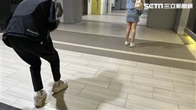 色狼,尾隨,跟騷,變態,跟蹤,捲毛（示意圖／資料照）