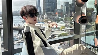 信義區「豪撒千元鈔」爆推擠！網紅道歉了