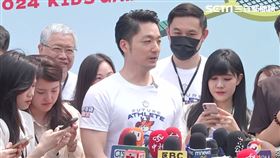 ▲蔣萬安帶二寶出席出席小小英雄運動會開幕（圖／記者陳怡潔攝影）