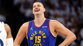 丹佛金塊一哥約基奇（Nikola Jokic）一人繳出24分、14籃板、9助攻「準大三元」成績。（圖／翻攝自金塊隊官方X）