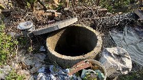 男涉嫌將男嬰棄置水井  警方採證（2