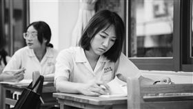 范宸菲在電影《她說》當中飾演高中生。（圖／希望影視提供）