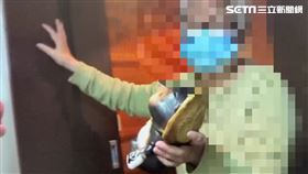 北市羅婦竊取居酒屋的日本陶瓷狸貓遭逮。（圖／翻攝畫面）