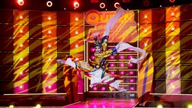 妮妃雅在「魯保羅變裝皇后秀」表演傳統戲曲有相當戲曲表演底子的妮妃雅告訴中央社，很榮幸能代表台灣登上國際舞台。他將在巴黎文化奧運上將把台灣風景與以巴黎為靈感背景的「富麗秀」結合，讓觀眾感受到的非常台灣味的東西。（MTV提供）中央社記者曾婷瑄巴黎傳真  113年5月12日